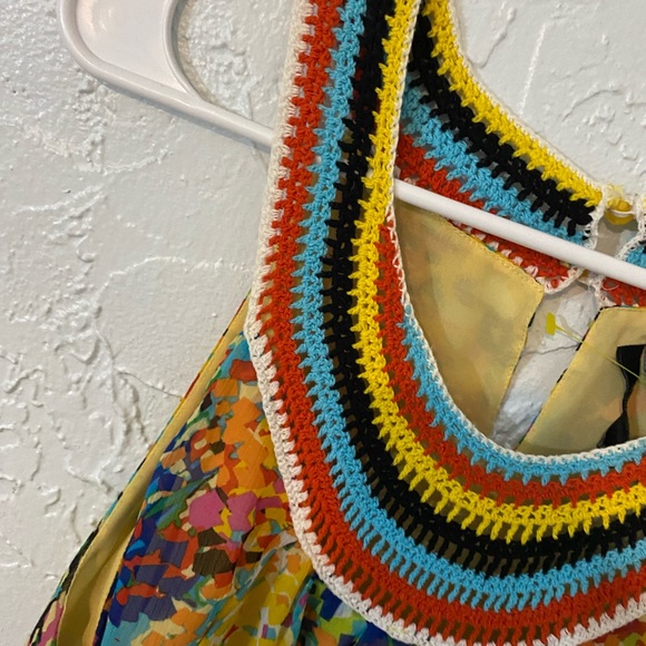 Unique Woman’s top Crocheted neck line Sleeveless Eyecatching Boho HippieCore - Picture 4 of 6